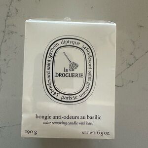 Diptyque White and Black Candle Packaging